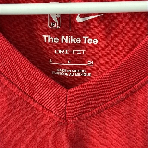 Chicago Bulls dry fit the dri fit Nike small - Picture 2 of 3